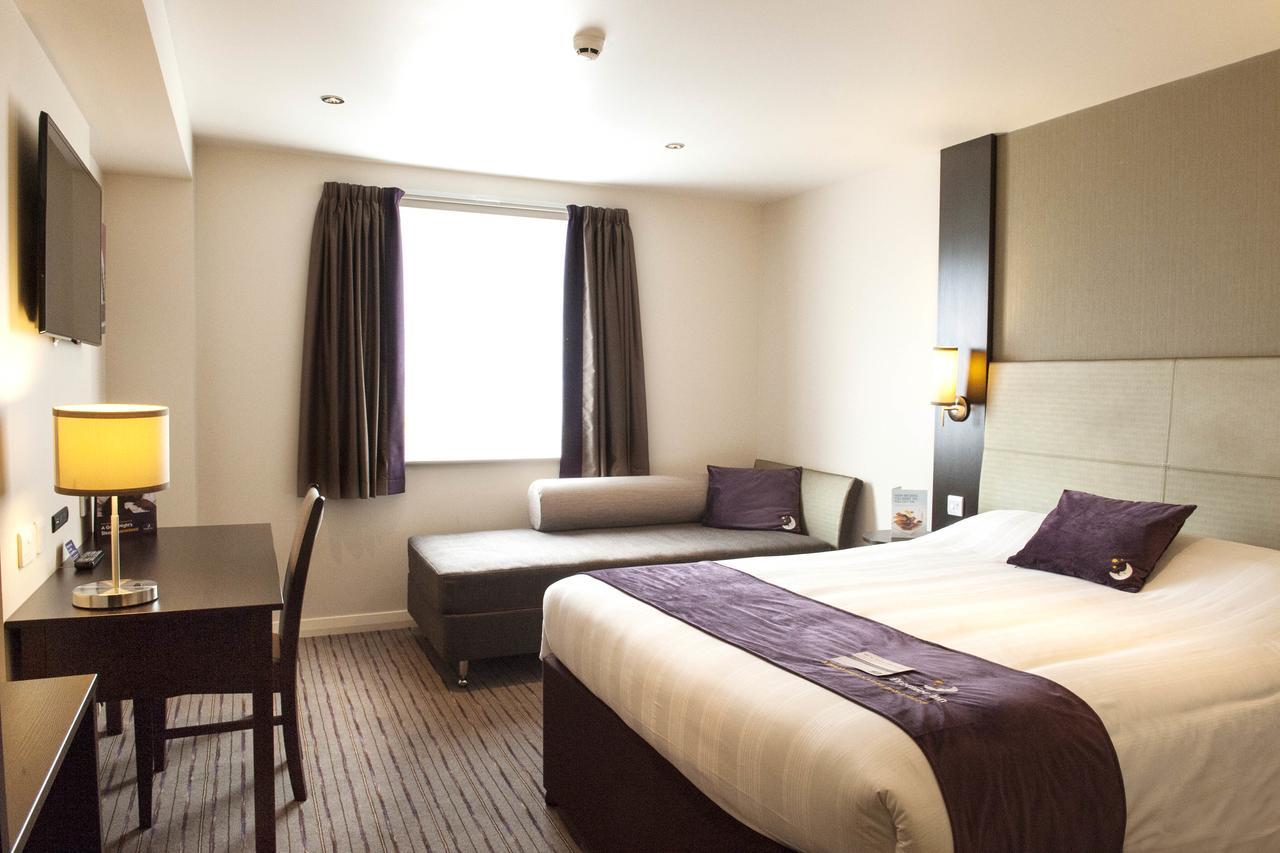Premier Inn London Orpington Exterior foto